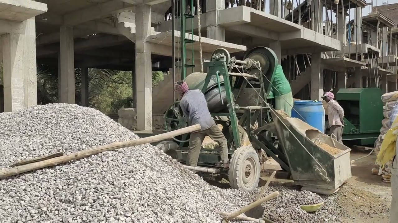 Concrete Mixer With Lifting Hoist