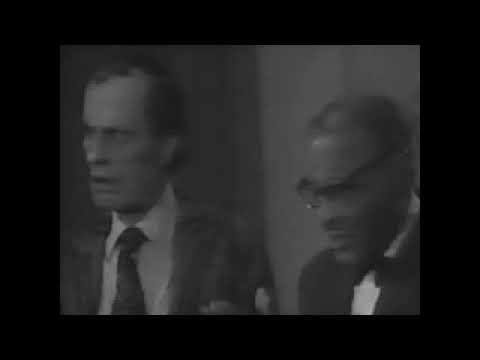 عبد المنعم مدبولي مدرس متشدد مسرحية الملاك الازرق