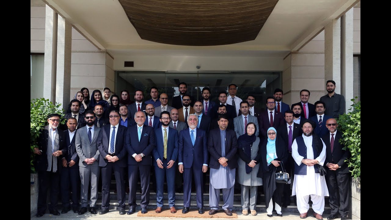 دیدار و صحبت دکتورعبدالله عبدالله با شارژدافیر، دیپلومات ها و کارمندان سفارت ج. ا. ا