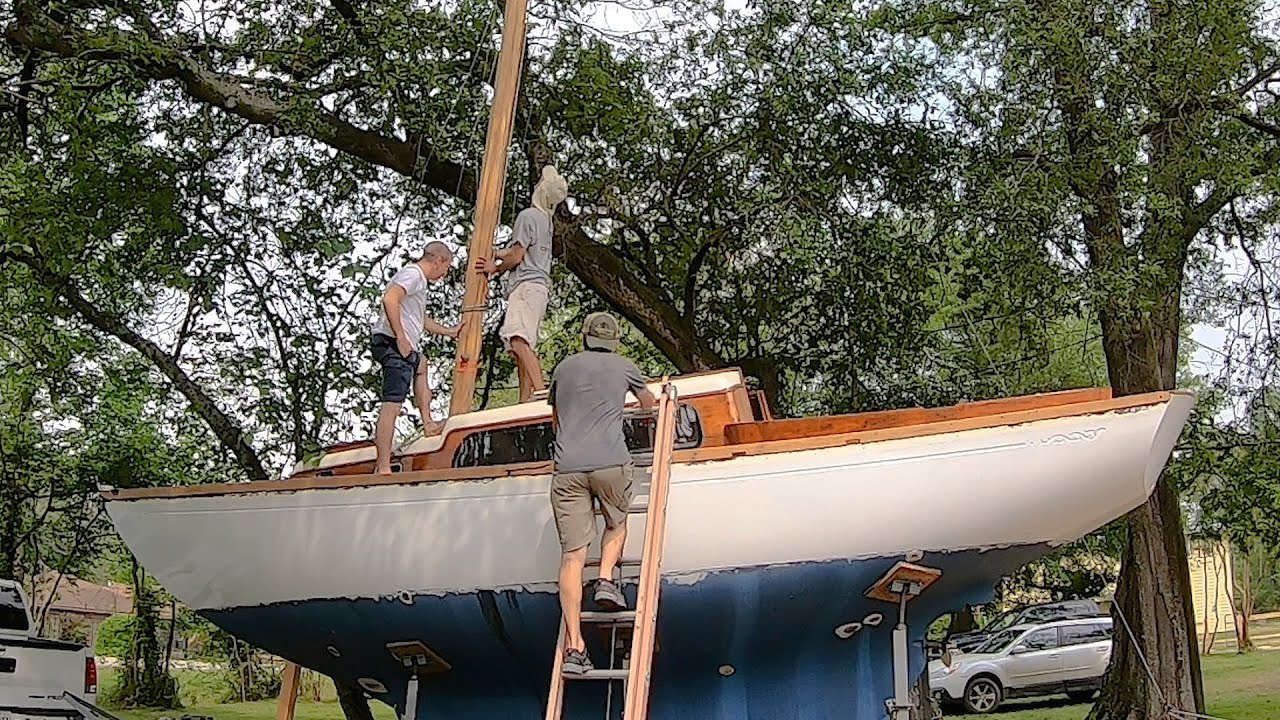 painting a sailboat mast