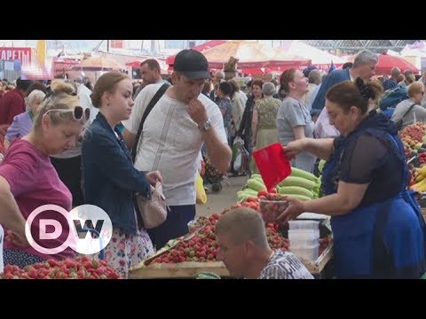 Video: Die wichtigsten Details des Interieurs sowjetischer Wohnungen, nach denen das Wohnen in der UdSSR nicht mit einem anderen verwechselt werden kann