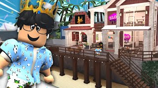 building a bloxburg PIZZERIA in my new BEACH TOWN...