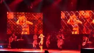 Rihanna - Jump (Notre Vidéo Du Diamonds World Tour)