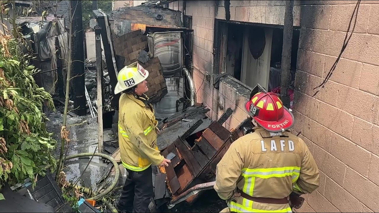 7 People, 1 Cat Displaced After Structure Fire in San Fernando - YouTube