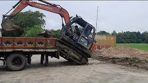 Excovitor loding Tata HITACHi  Ex70