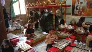 Sesi Latihan - GUGUR GUNUNG / karawitan SD Negeri 2 Tahunan
