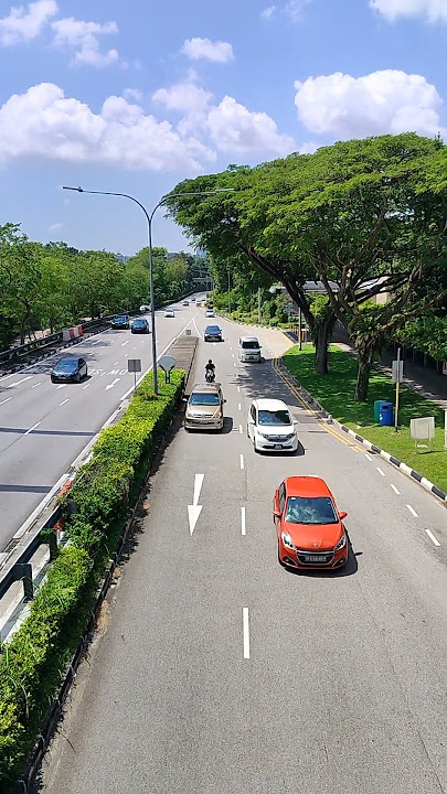 #spotted red car#car on the go#No traffic#shortsvideo