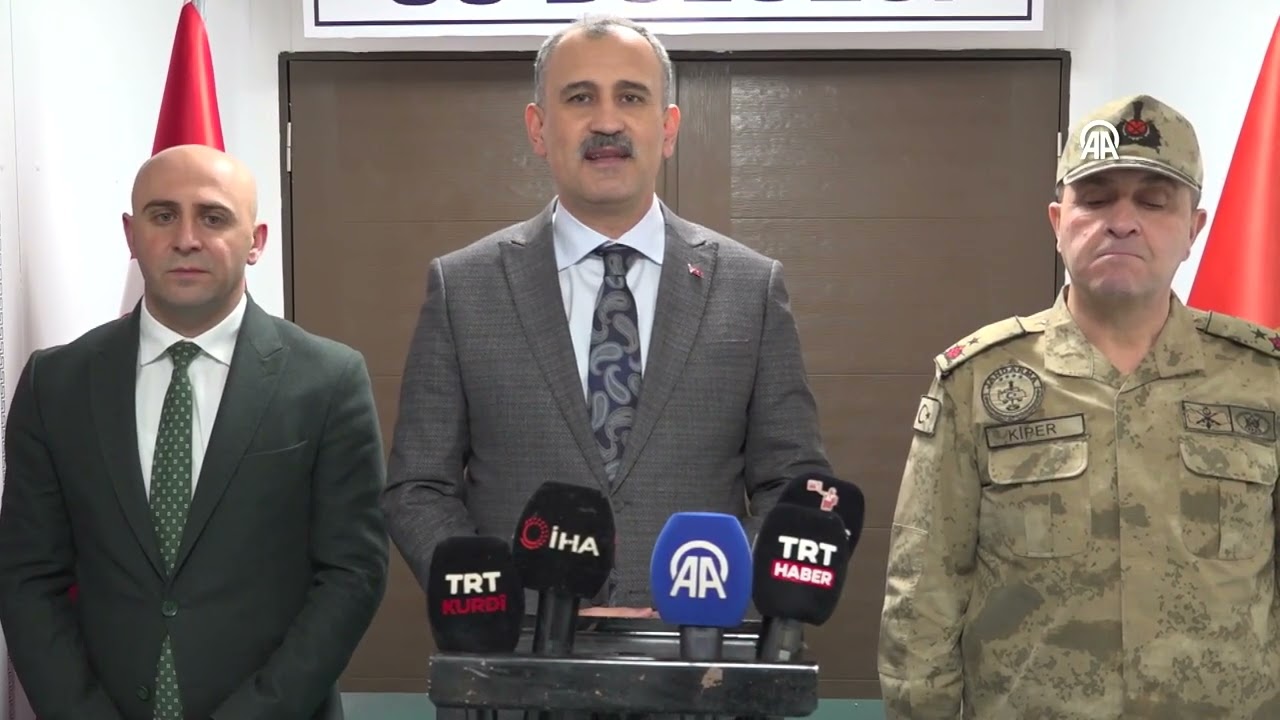 Ağrı Valisi Önder Bozkurt, Ağrı Dağı’ndaki Komando Üssünde Komandolarla İftar Yaptı