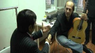 Hugo Chiliquinga entrega Guitarra a Paco de Lucía
