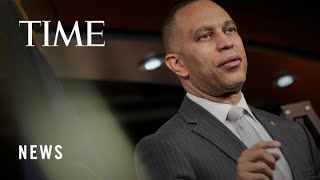 Democratic Lawmakers Call For Insider Trading Investigation into Trump Over Tariff Pause