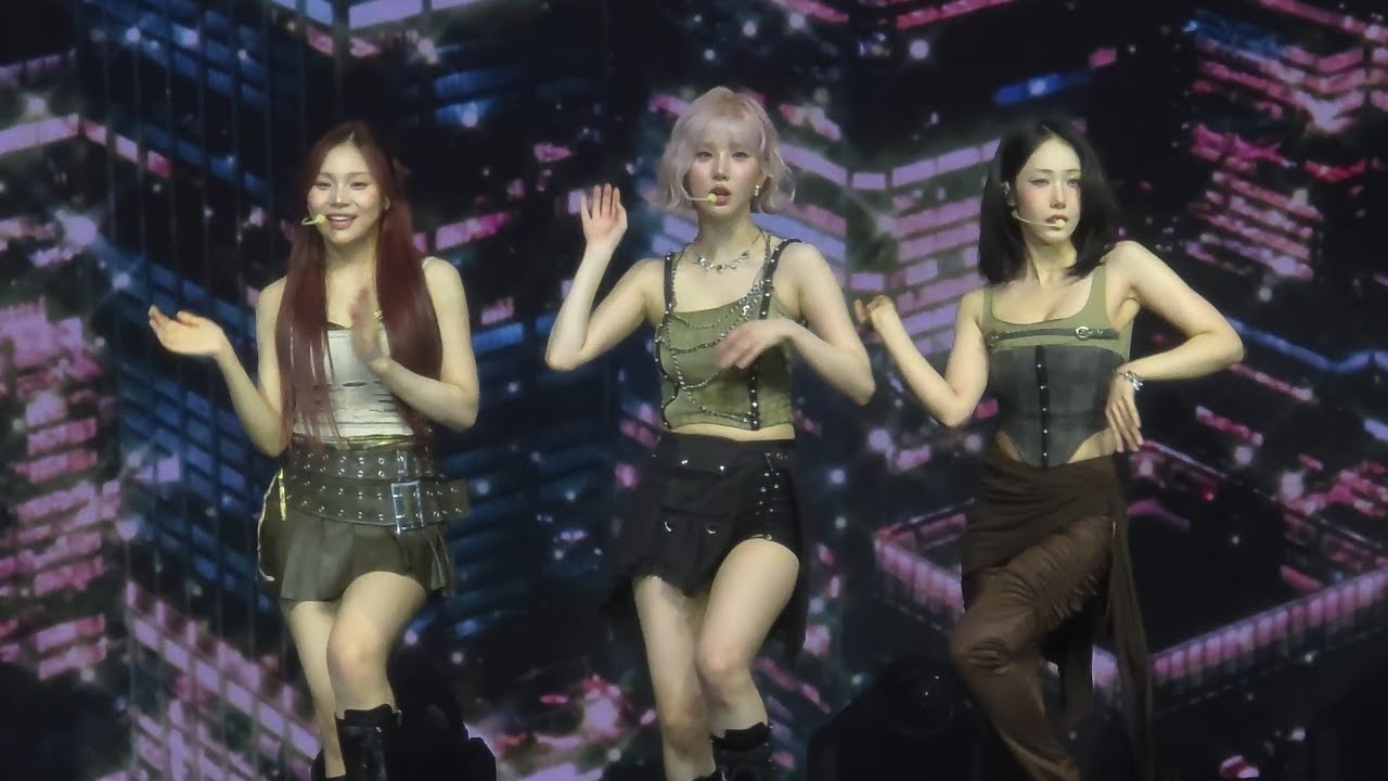 251018 VIVIZ - MANIAC｜2025 VIVIZ WORLD TOUR [NEW LEGACY] in HONG KONG 비비지