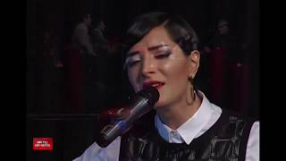 Özlem Özdil - Uzakların Türküsü (Canlı Performans) Resimi