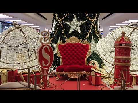 Christmas tree at Mall of the Emirates Dubai