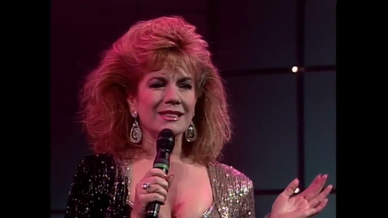 SIEMPRE LUNES (1989) - Vikki Carr SIEMPRE LUNES (1989) - Vikki Carr