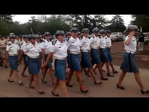 Desfile de los viernes en el Liceo - YouTube