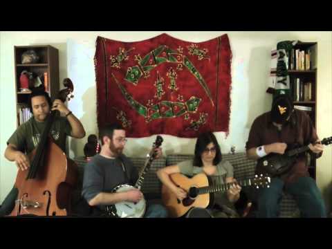 the-dillards---dooley:-couch-covers-by-the-student-loan-stringband