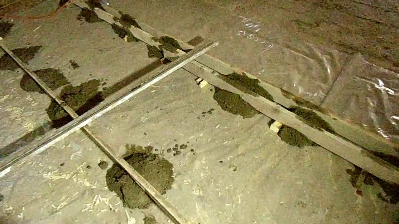 заливка полов опилкобетоном 1 - YouTube