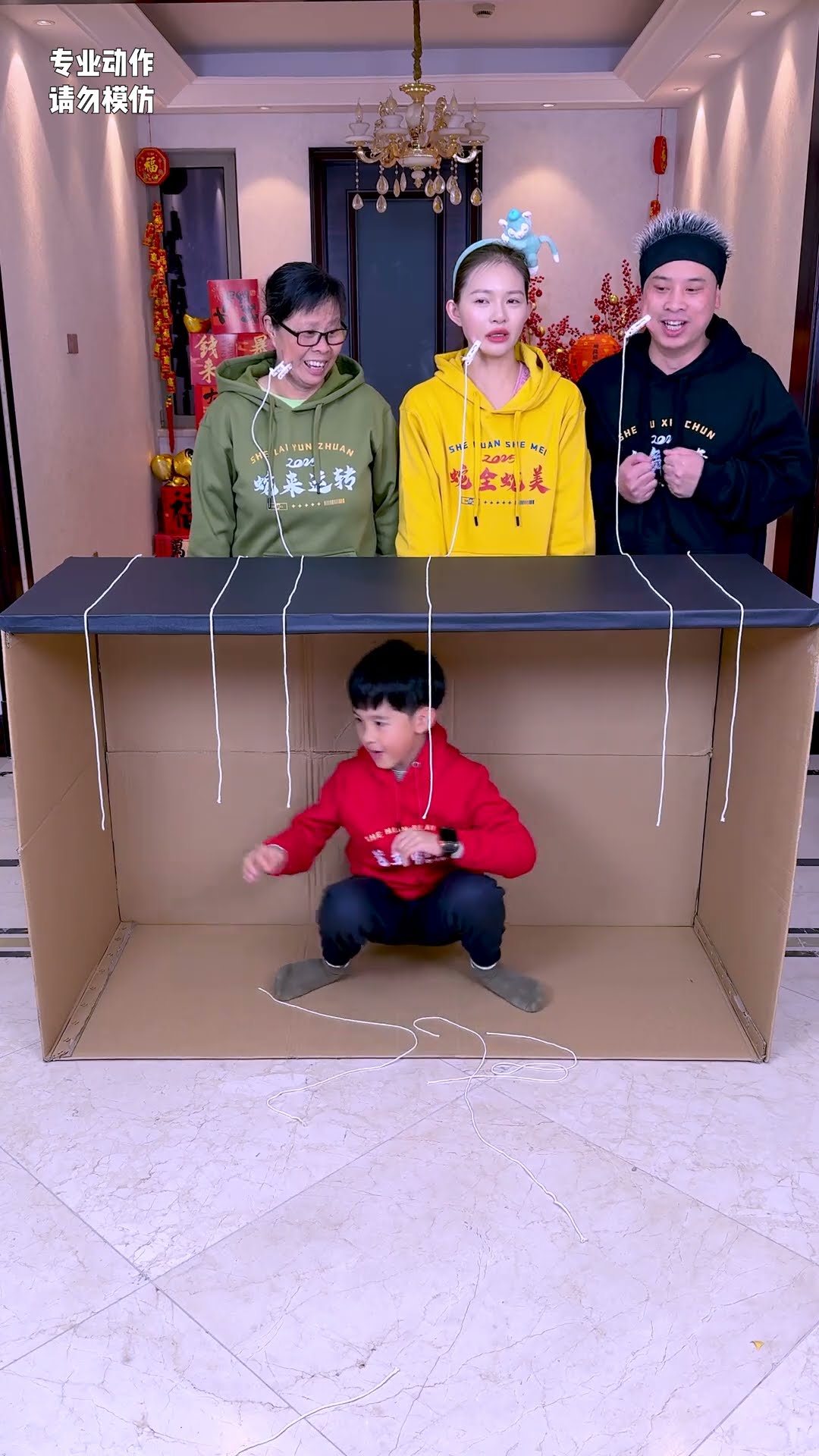 New Year Family Game! Rope Pull Challenge#Funnyfamily#Partygames