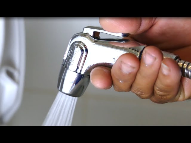 Cómo instalar una ducha de bidé para inodoro - Bricomanía 