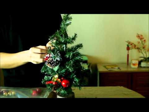 DIY Yourself A Christmas Tree from Daiso!