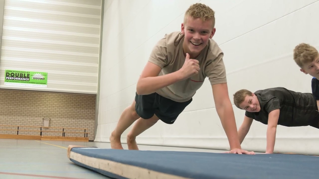 Leerlingen Junior College sportief uitgedaagd op maatschappelijke Korpsdag