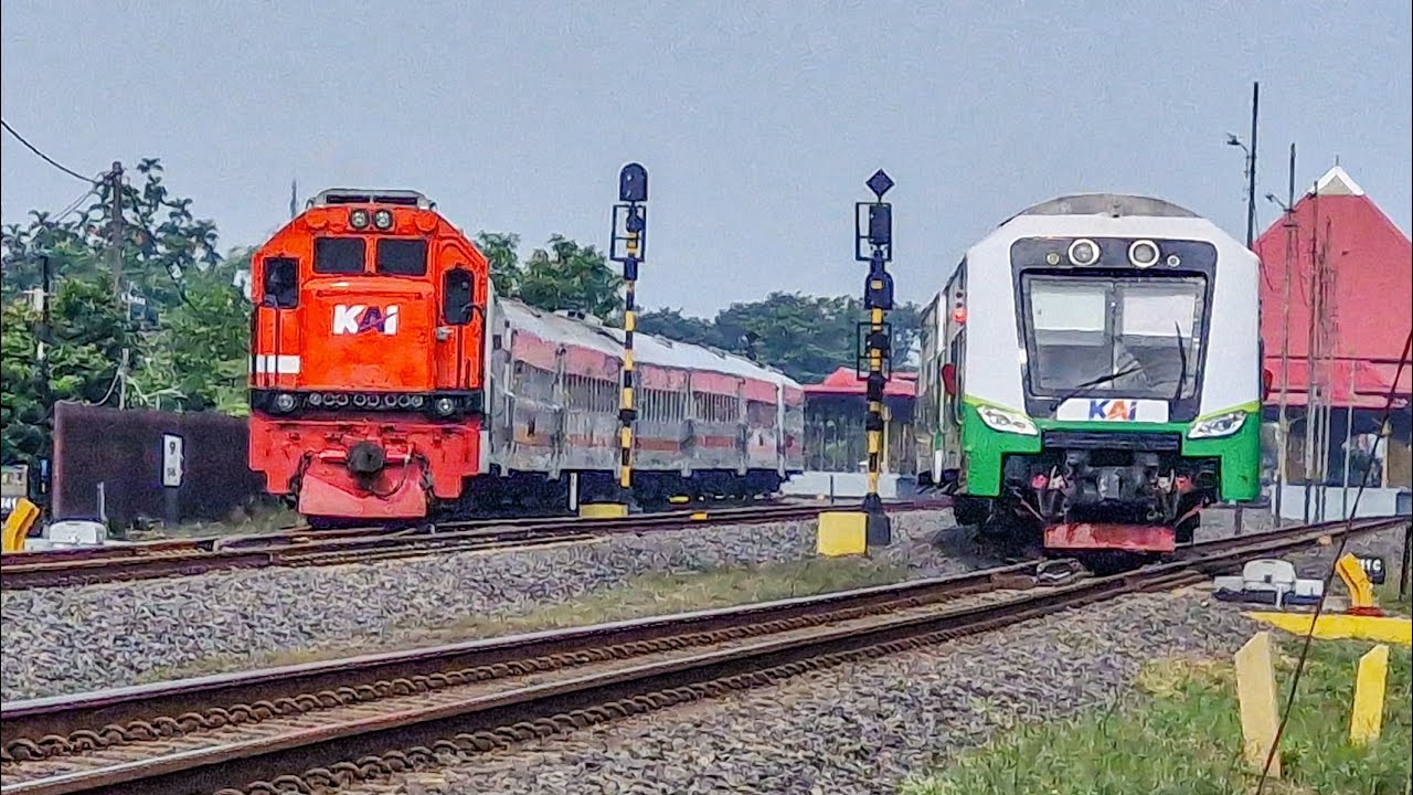 RAMAINYA KERETA PAGI DI STASIUN BESAR KOTA MOJOKERTO!! Berburu Moment Langka Lokomotif WnB dan RnB