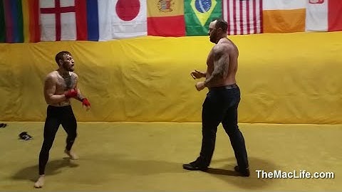 Conor McGregor vs The Mountain (Game of Thrones)