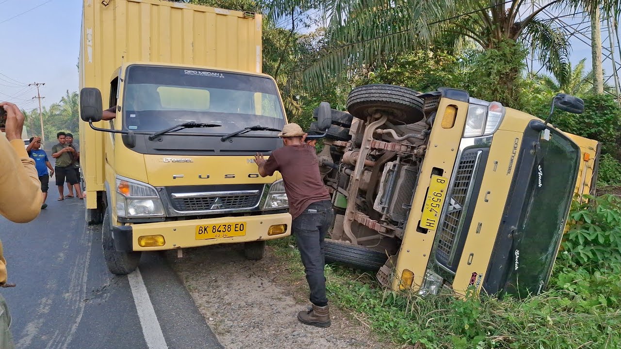 Evakuasi  Truck ColDiesel  Sempat Memakan Waktu.