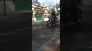 Cewek Cantik Naik Motor Ninja R 2Tak