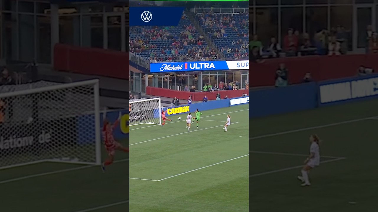 Bianca St-Georges sets it up ☑️Amanda Gutierres knocks it down ☑️ #nwsl #goal #soccer #football