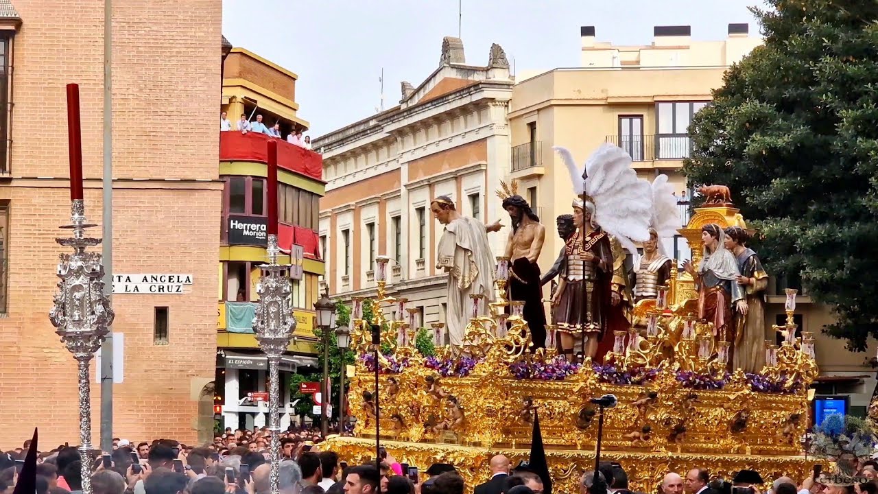 El Misterio de la Presentación al Pueblo de San Benito en el Monumento a Santa Ángela-AM Encarnación