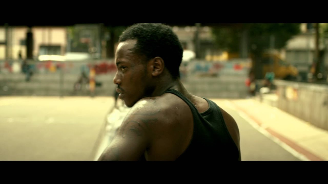 Black - Trailer - English subtitles