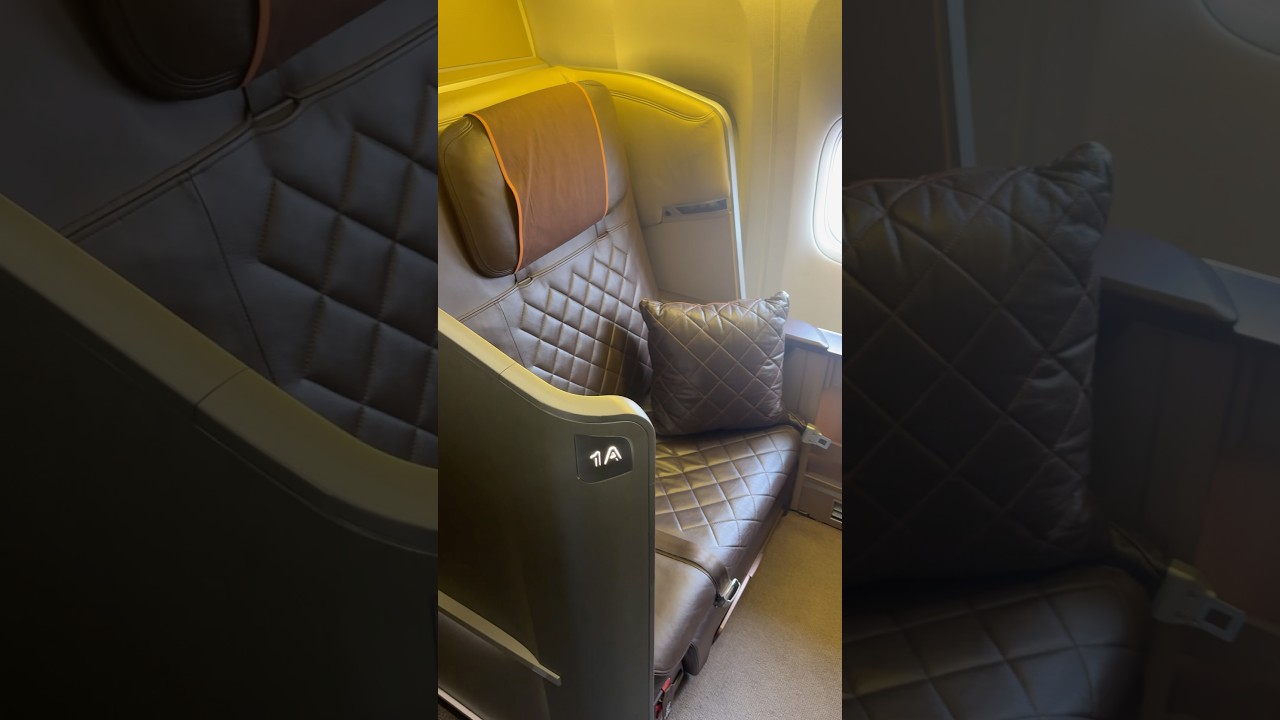🇸🇬 Singapore Airlines First Class Boeing 777-300ER #travel