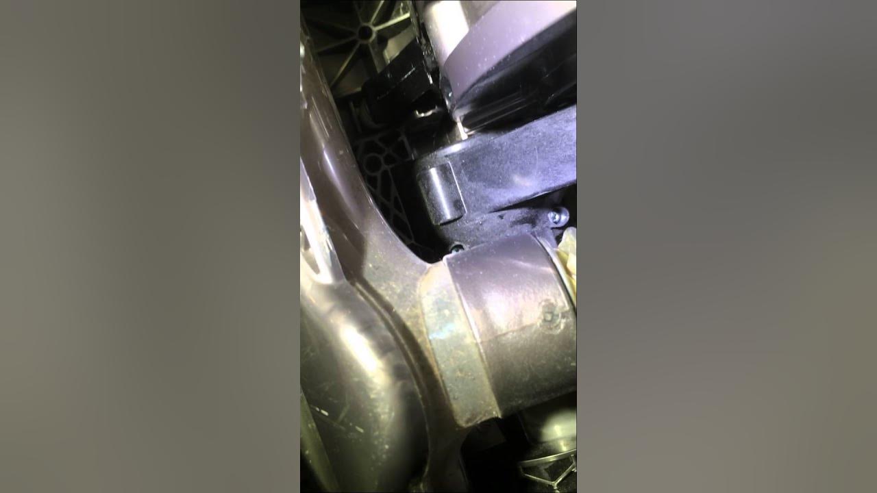 Dyson DC27 will not recline. Stuck upright. YouTube