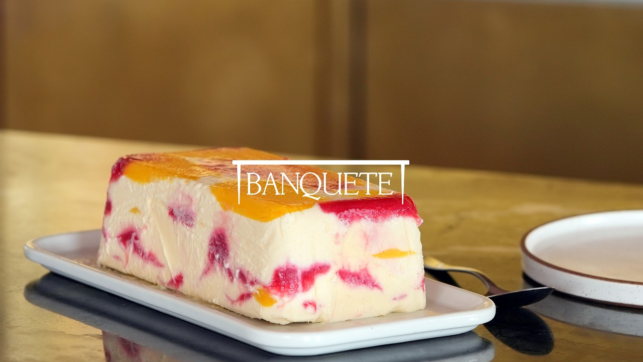 Torta de Sorvete Semifreddo de Coco, Manga e Framboesa