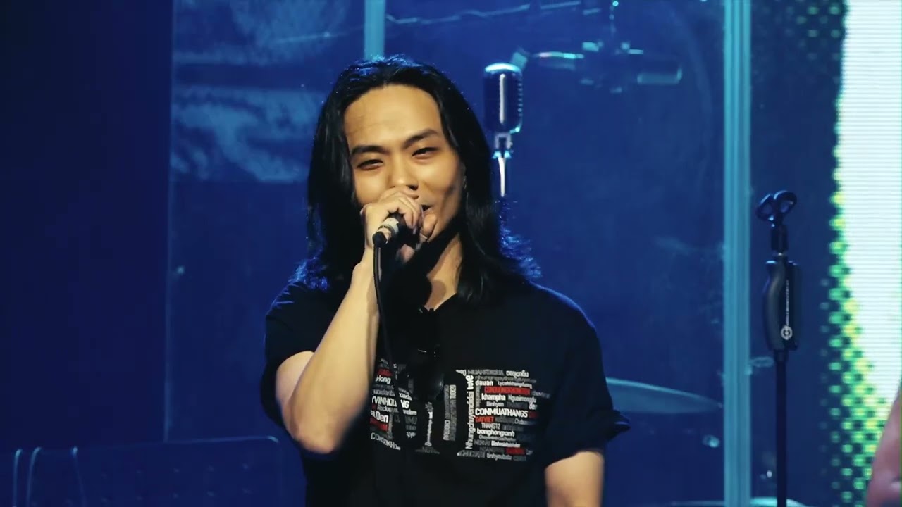 Ngày Khác (Liveshow 30 năm Bức Tường)
