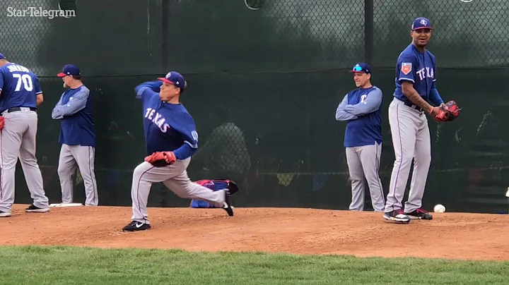 Bartolo Colon takes the mound at Rangers spring tr...