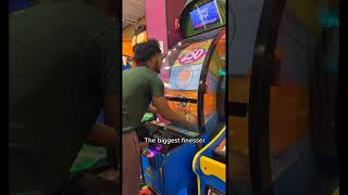 Man Tricks Machine to Win Jackpot 🤯😍