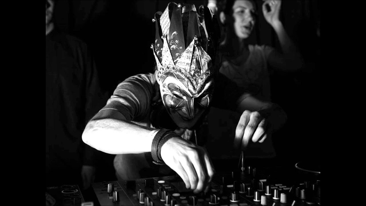 Watch Boris Brejcha - Aussenluftdeckenstrahler  ( Original Mix ) on YouTube