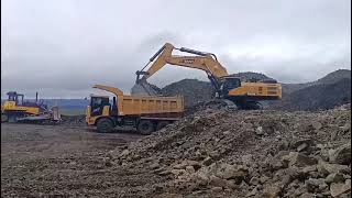 Экскаватор SANY SY980H и карьерные самосвалы SANY SKT90S / Excavator SY980H + mining trucks SKT90S