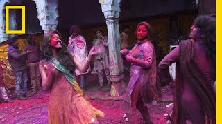 Get an Up-Close Look at the Colorful Holi Festival | National Geographic Resimi