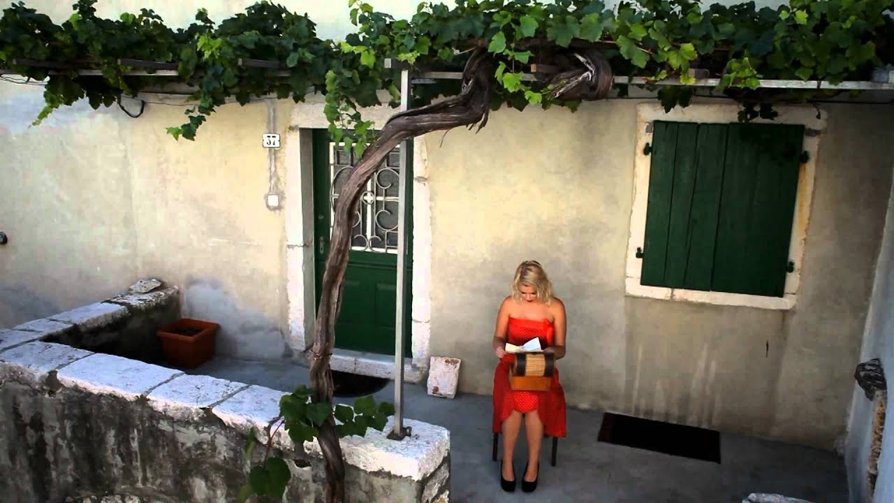 Elio Pisak - Plave oči plave žene (Official HD video)