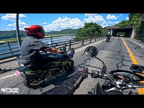 Four idiots] Men who can't ride large motorcycles because