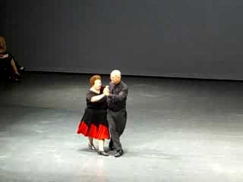 Midnight Tango (Vogt) Round Dance -Kristine & Bruc...