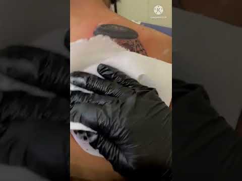 وشم صورة شخصية على الظهر New Tattoo