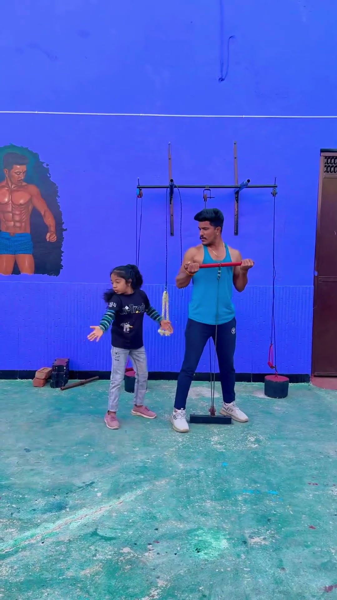 Dumbbell Tod Diya ??? #shortvideo #funnyvideo
