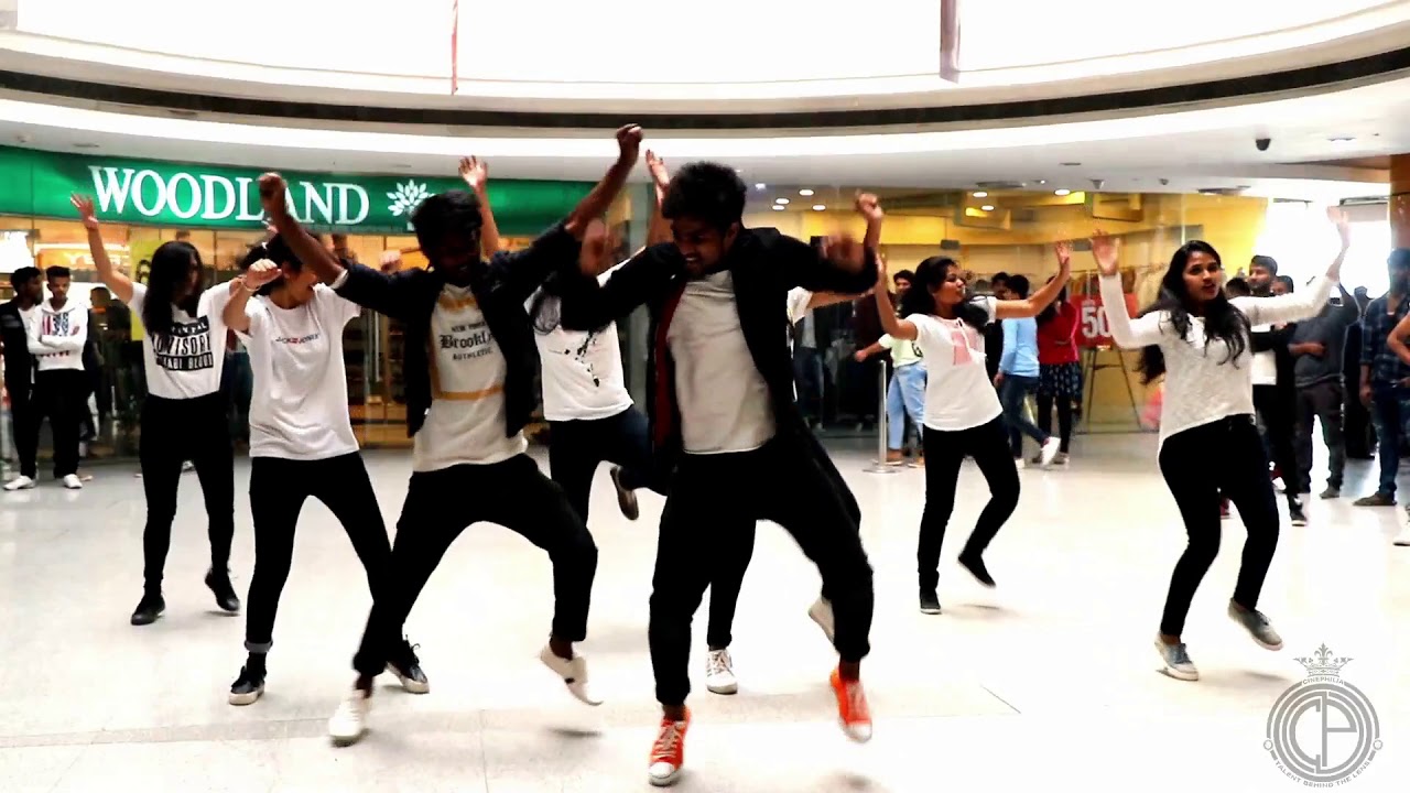 Flash Mob by LPU Students in Viva collage,Jalandhar presented by CINEPHILIA organisation