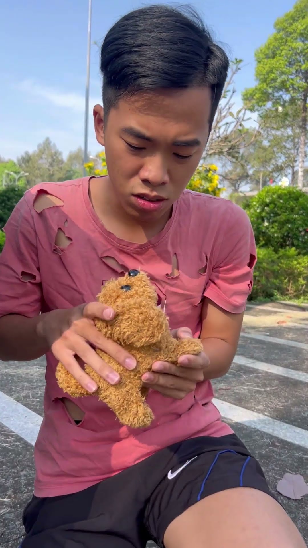 Su Hao film: missing puppy ?