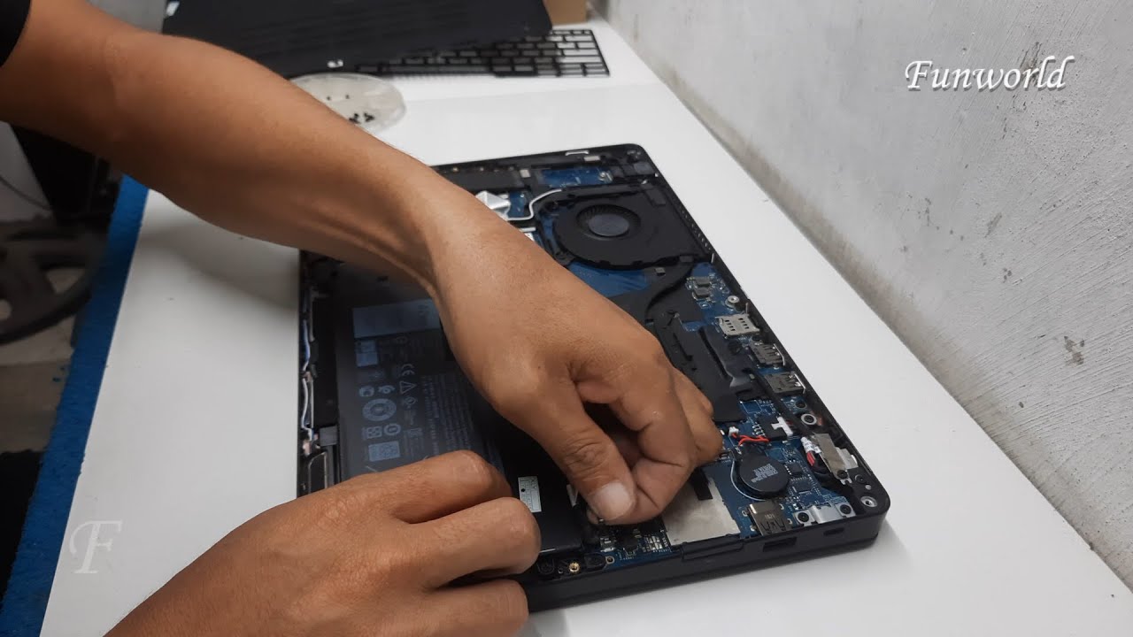 Remove Dell Latitude 5480 laptop battery - YouTube