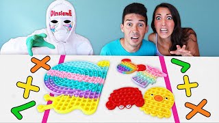 SCAMBIAMO I POP IT CON IL DOTTOR TIMOTI! LO TIENI, LO SCAMBI O LO BUTTI CHALLENGE POP IT TRADE!